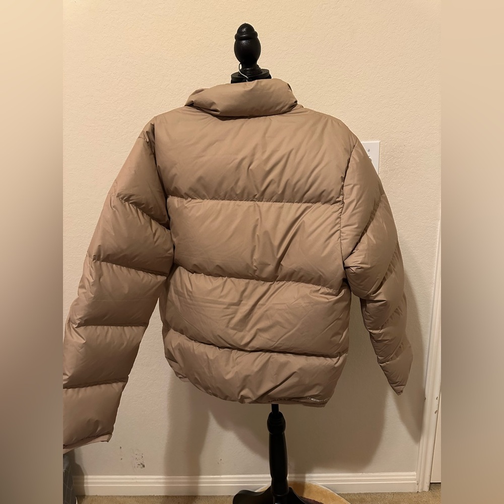 Nike Sportswear Club Men's/Women Therma-FIT Down Puffer Jacket Taupe.Size XS NWT - Picture 6 of 15